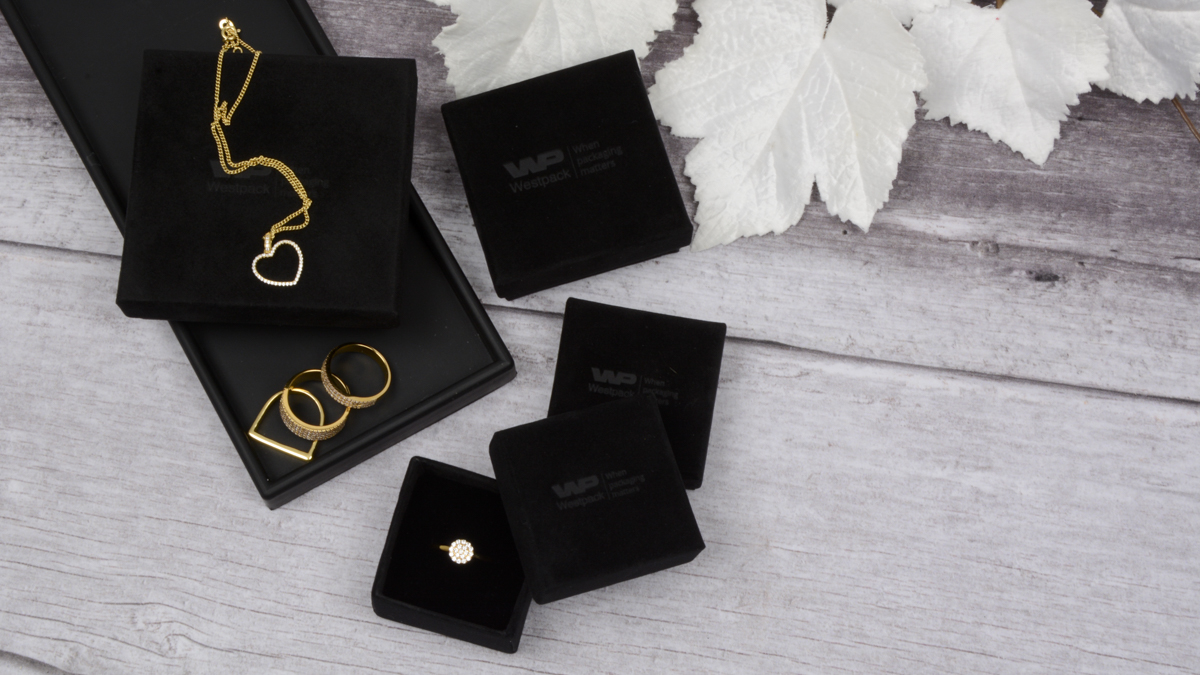 We welcome our new Belfast Velour Jewellery Boxes